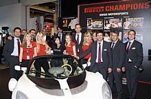 Das Pirelli Team an der Auto Zürich Car Show feierte den erneuten Titelgewinn 'Best Brand 2008'.